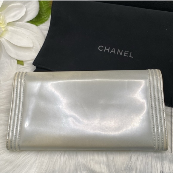 COPY - CHANEL BOY WALLET LONG Patent Leather Clean EUC (Box Dust Bag Included i… - Picture 6 of 16